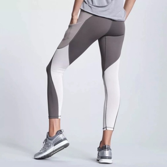 Athleta Up For Anything 7/8 Tight Colorblock Leggings Size Small - Picture 15 of 15